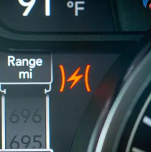 Throttle control warning light