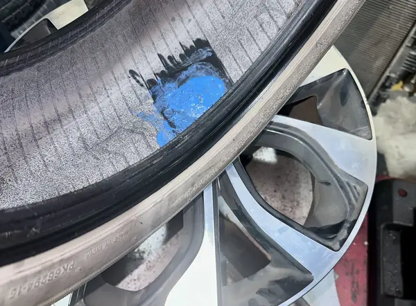 Step by step flat tyre fix process at iTyreCare workshop in Al Quoz Dubai